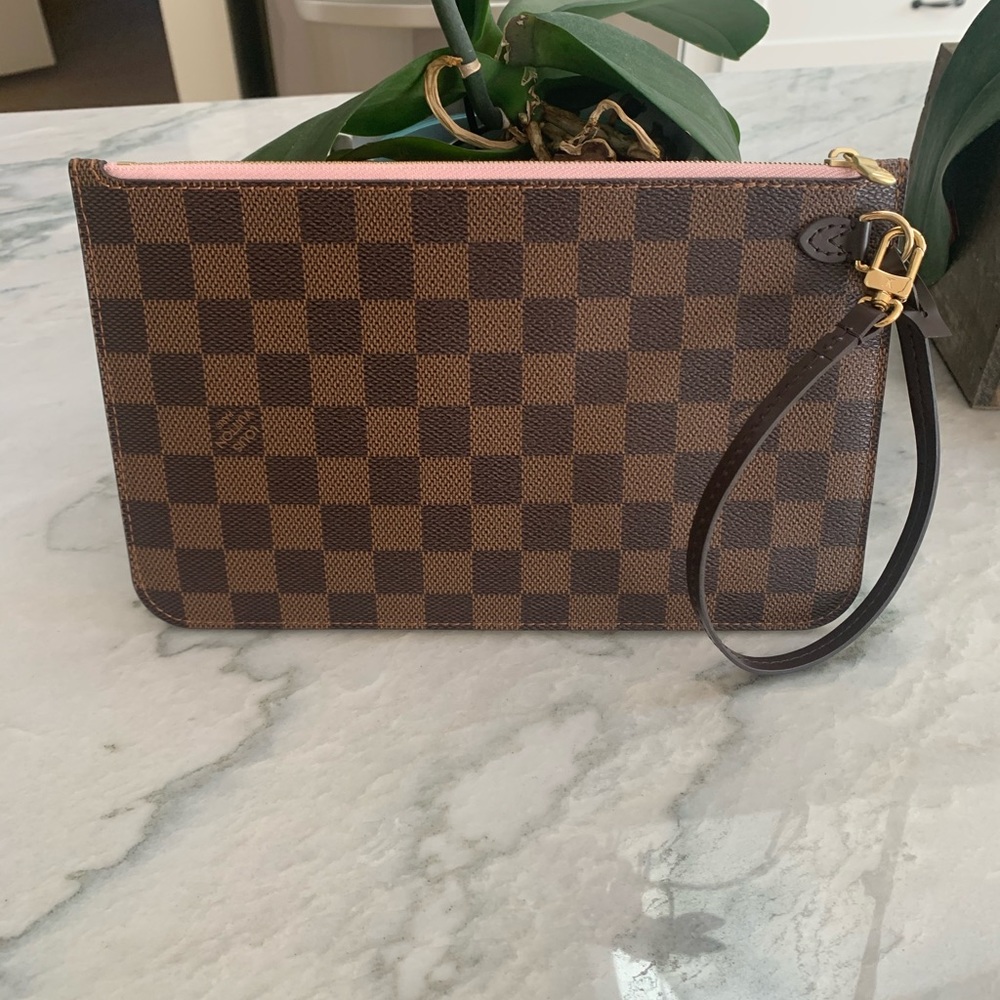 Louis Vuitton Neverfull Pouchette